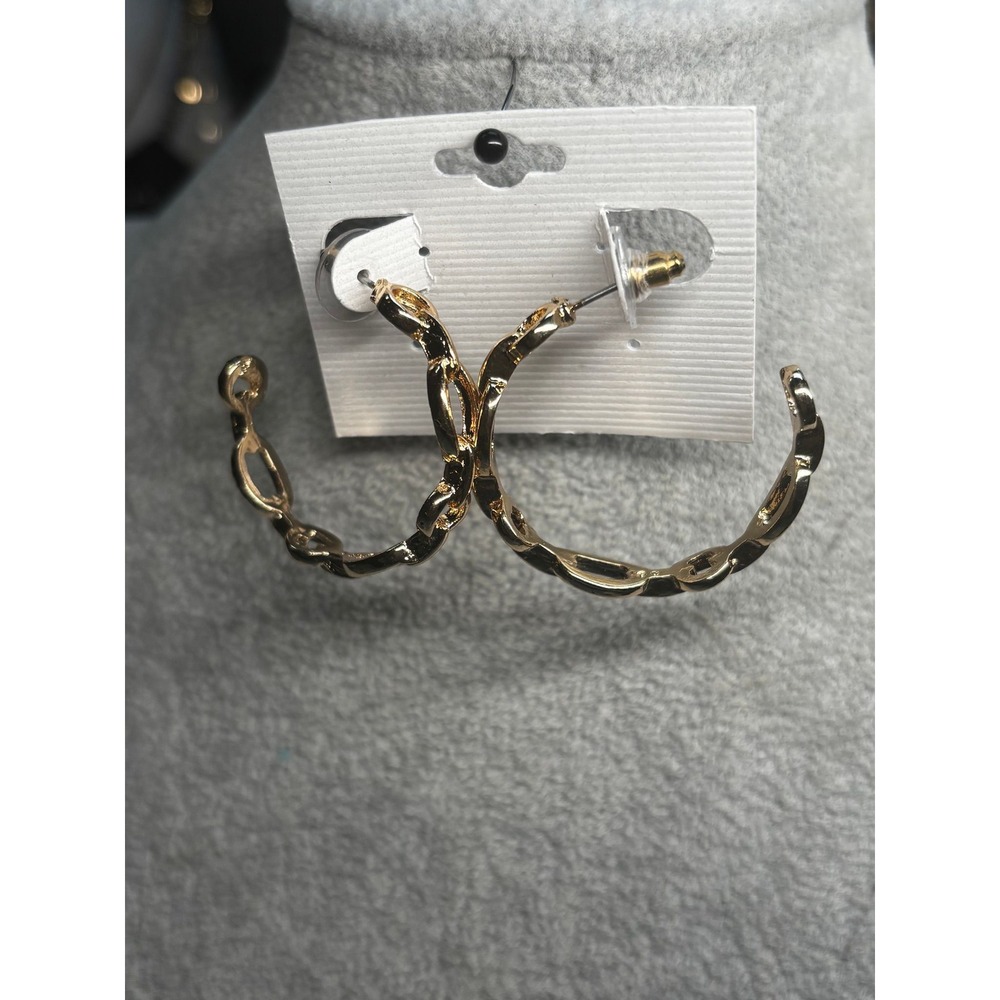 #13. Gold Chain Link Hoop Earrings